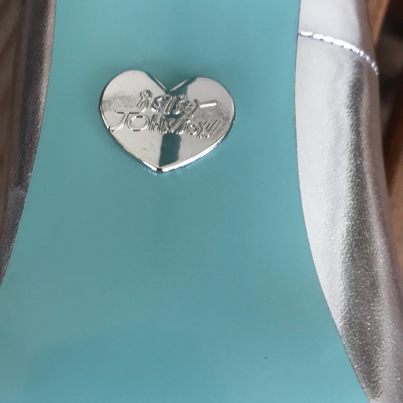 Betsey Johnson Silver Jewel Bow Heels - Picture 12 of 13